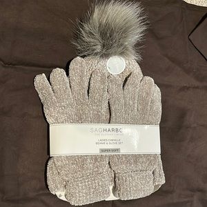 Hat and glove set